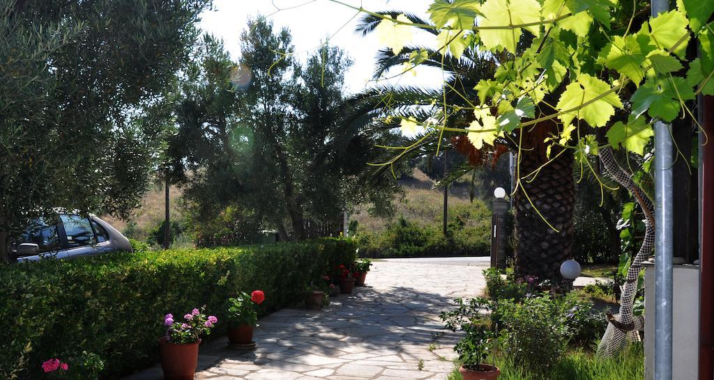 Aris Pension Agia Paraskevi  Bagian luar foto